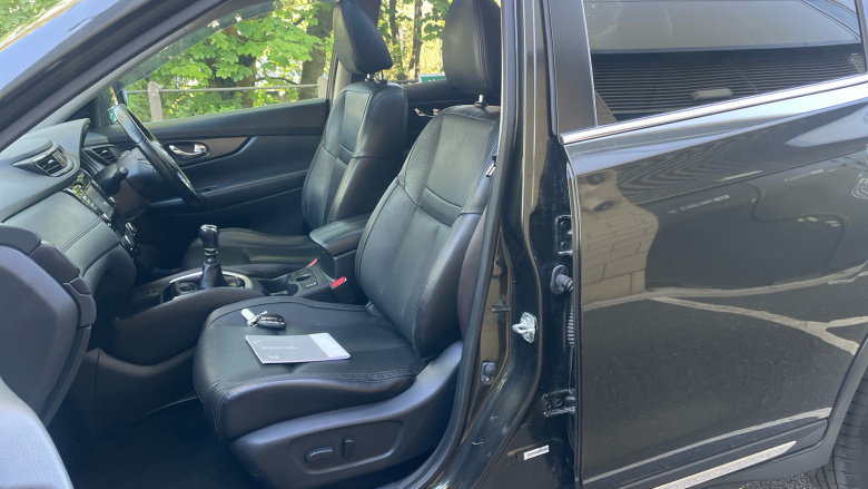 Nissan X-Trail 1.6 dCi Tekna 5dr Diesel Station Wagon